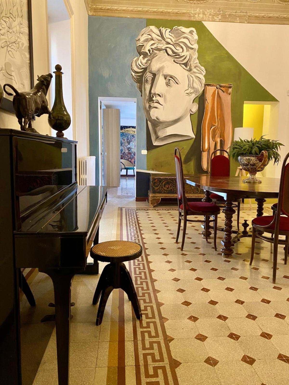 The House Of Paintings La Casa Dei Quadri