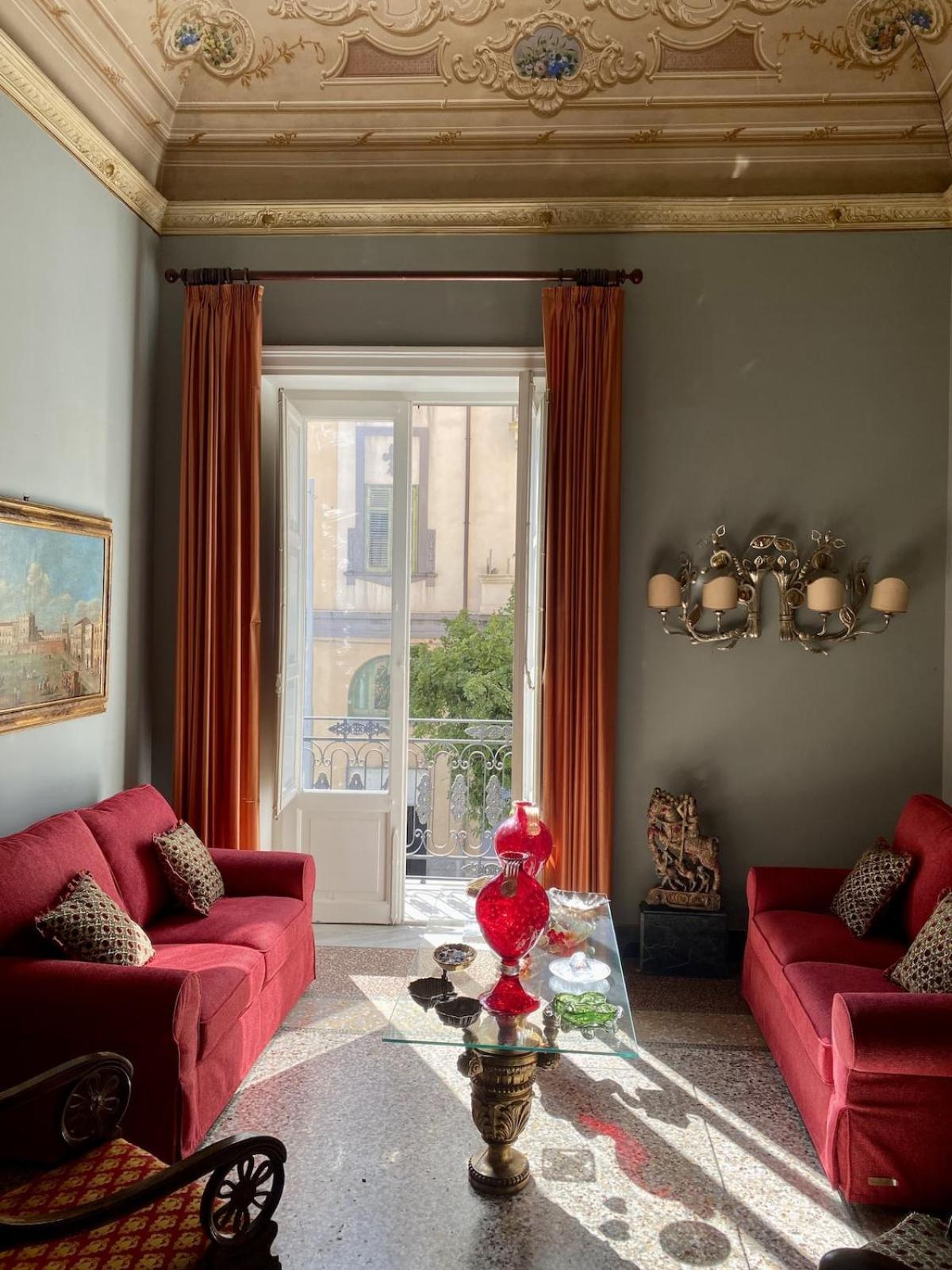 Holiday home The House Of Paintings La Casa Dei Quadri