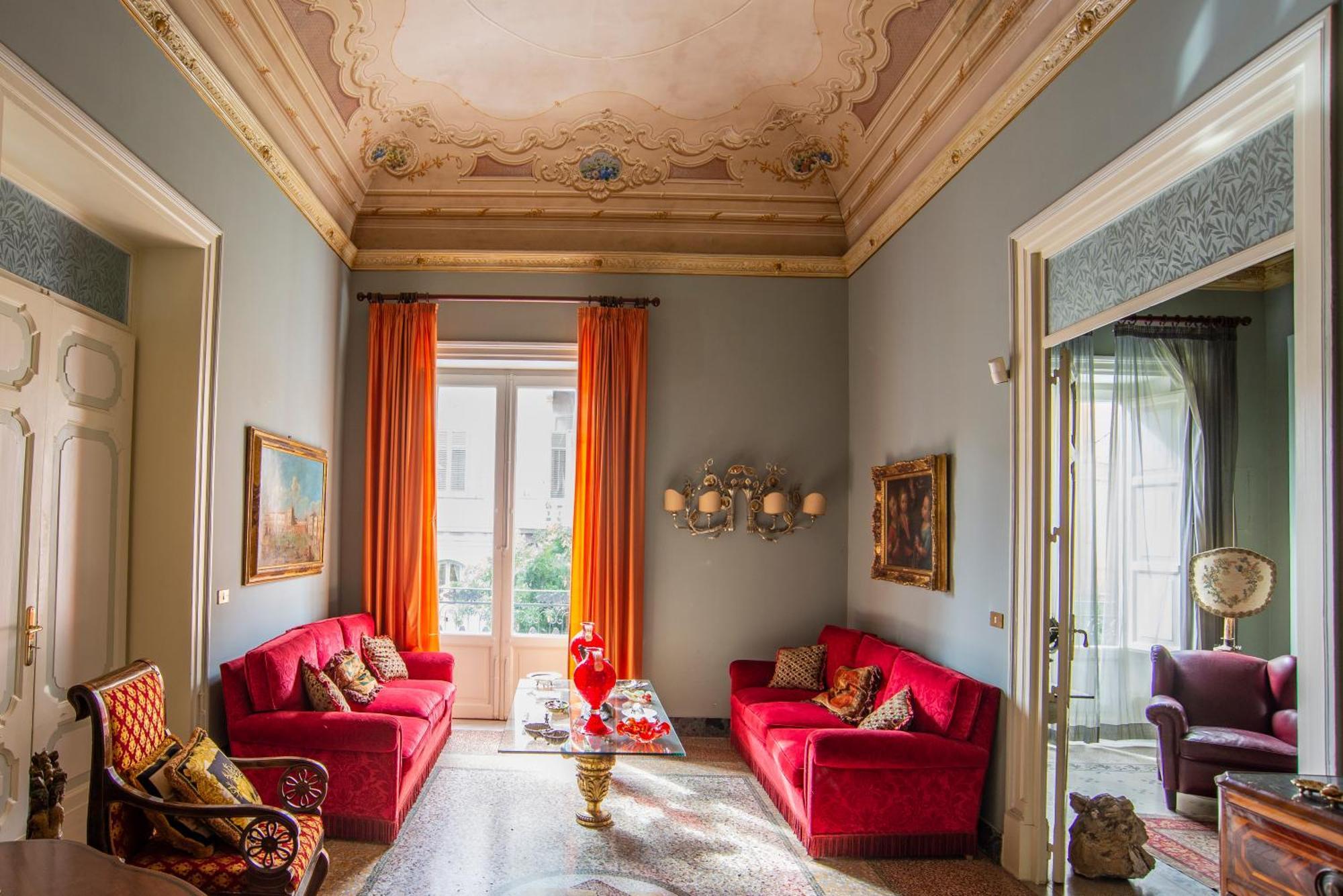 Holiday home The House Of Paintings La Casa Dei Quadri