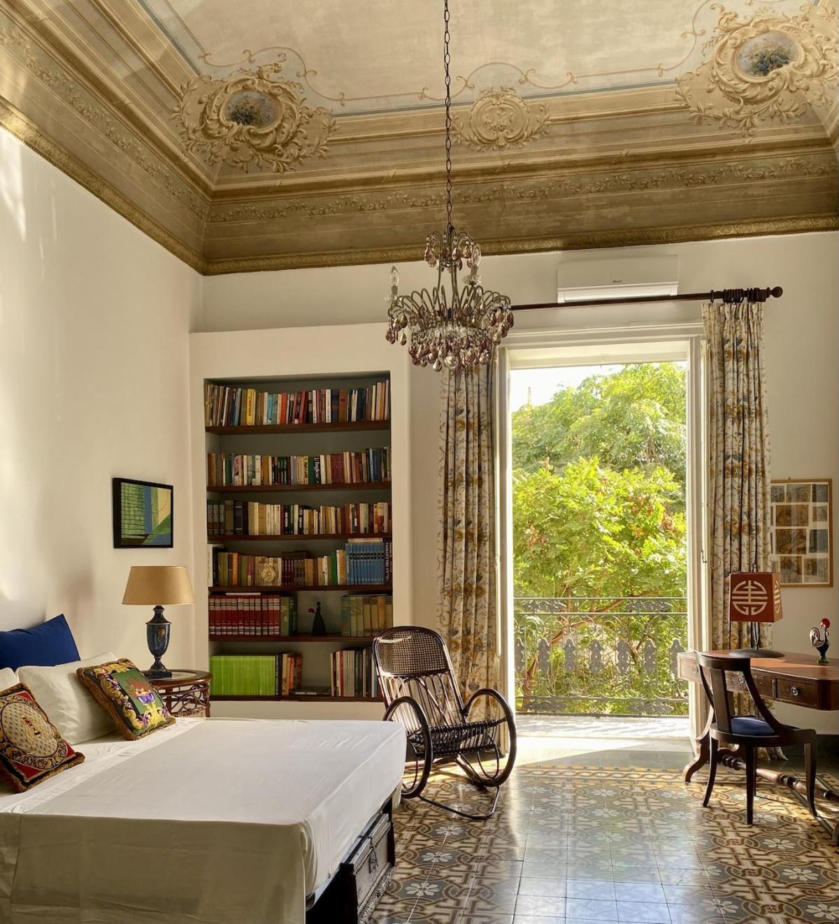The House Of Paintings La Casa Dei Quadri Palermo